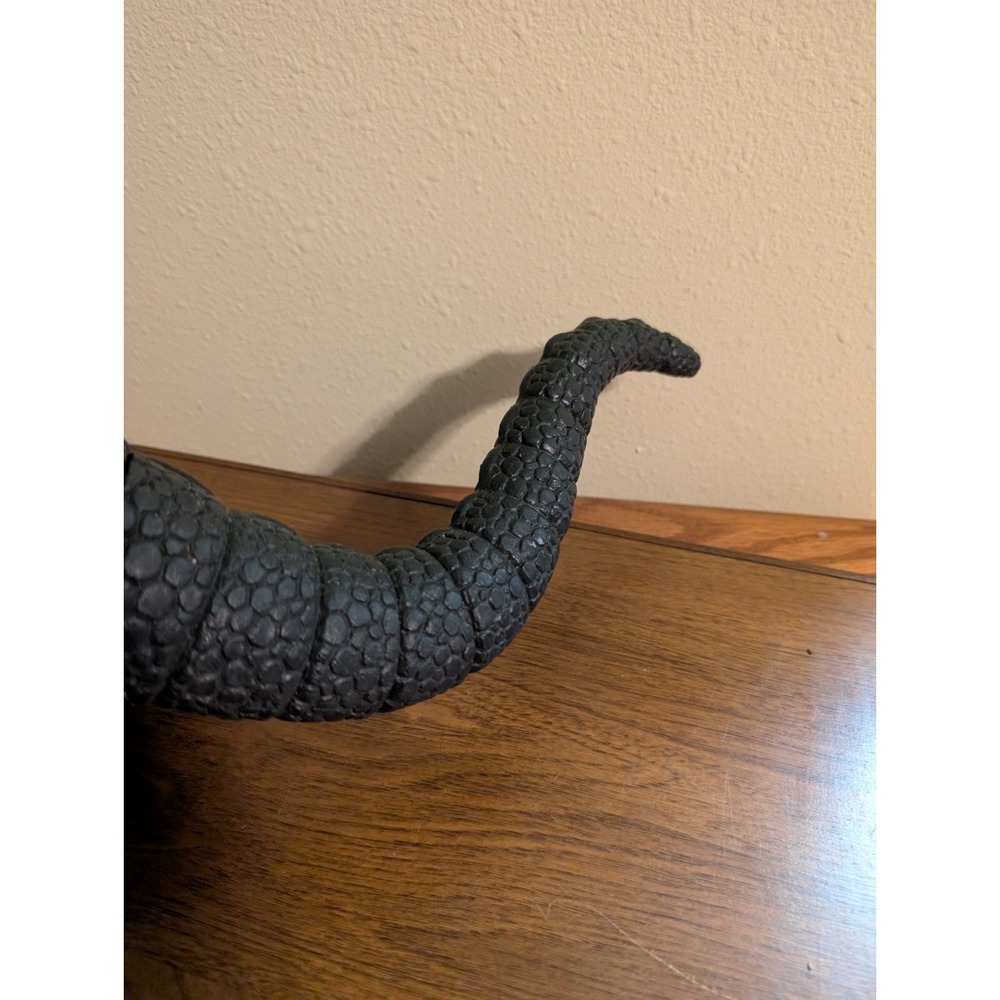Vintage 1986 Dor Mei Godzilla 14" Poseable Toy Action Figure Hong Kong Red Eyes - Picture 3 of 5